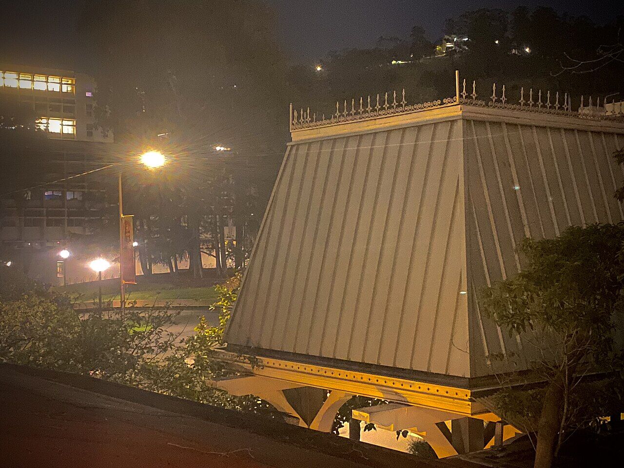 Café Strada entrance visible from Bancroft Hotel, Berkeley